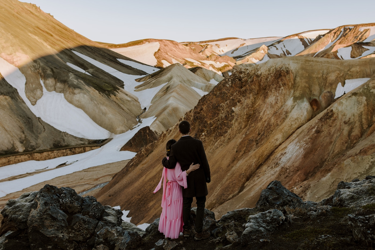Rhyolite mountain backdrop on your Iceland elopement?